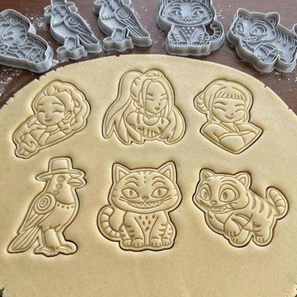 Anime & Manga & Bake Sales & Fundraisers - Anime Girls & Cats Cookie Cutter Set - 6 Cutters - Food-Safe Cookie Cutter - View 2