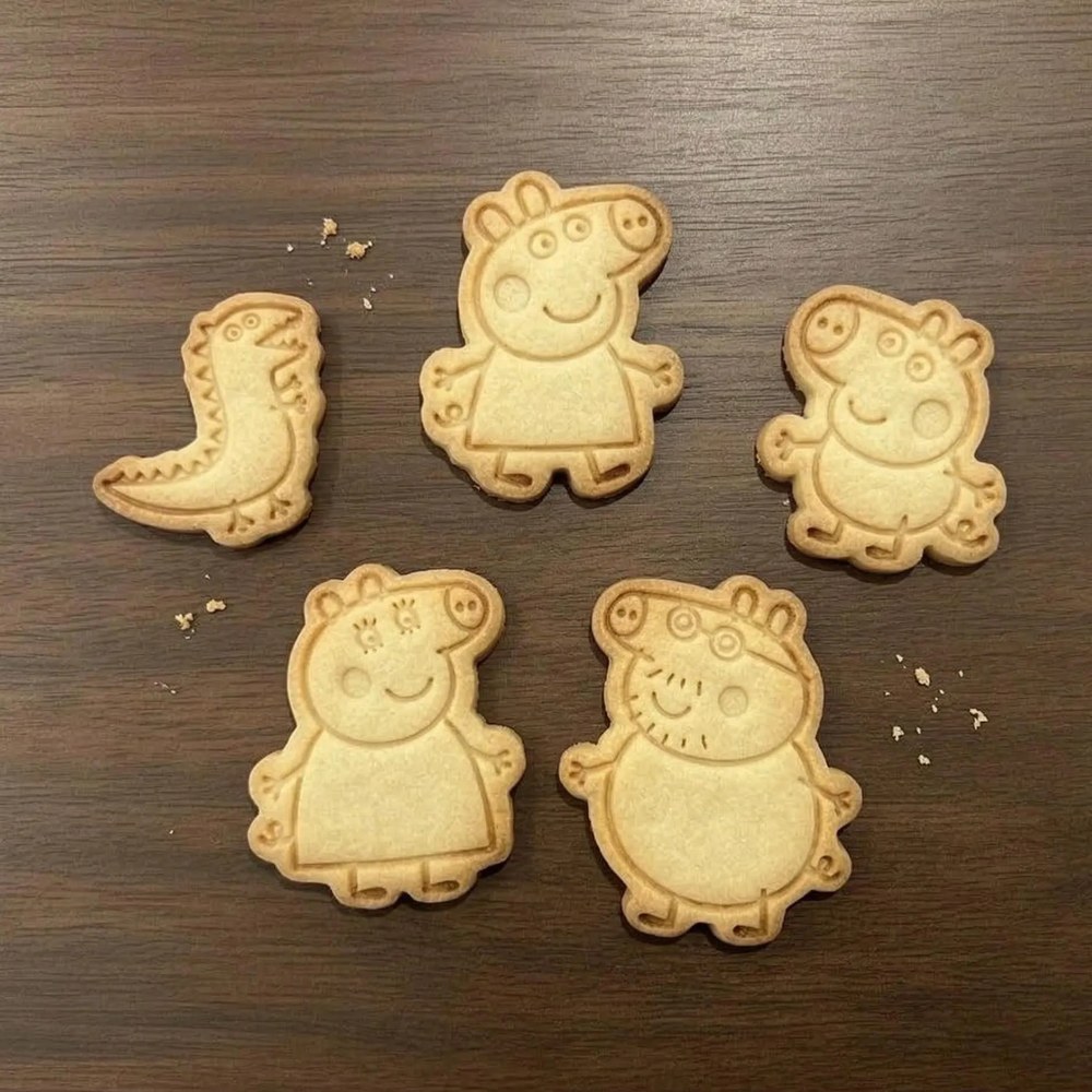 Baking With Kids & Birthday Parties - Peppa Pig & George Cookie Cutter Set - 5 Cutters - Food-Safe Cookie Cutter - View 3