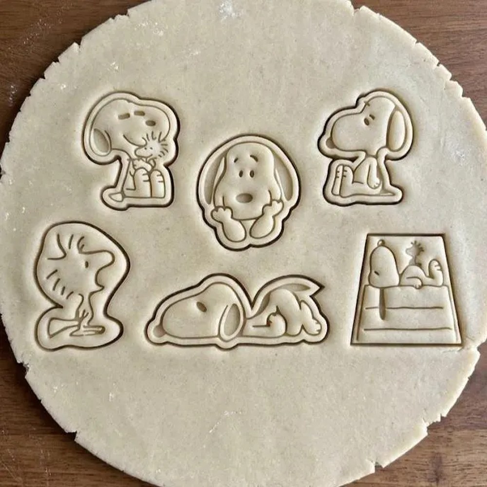Bake Sales & Fundraisers & Birthday Parties - Snoopy & Peanuts Cookie Cutter Set - 6 Cutters - Food-Safe Cookie Cutter - View 2