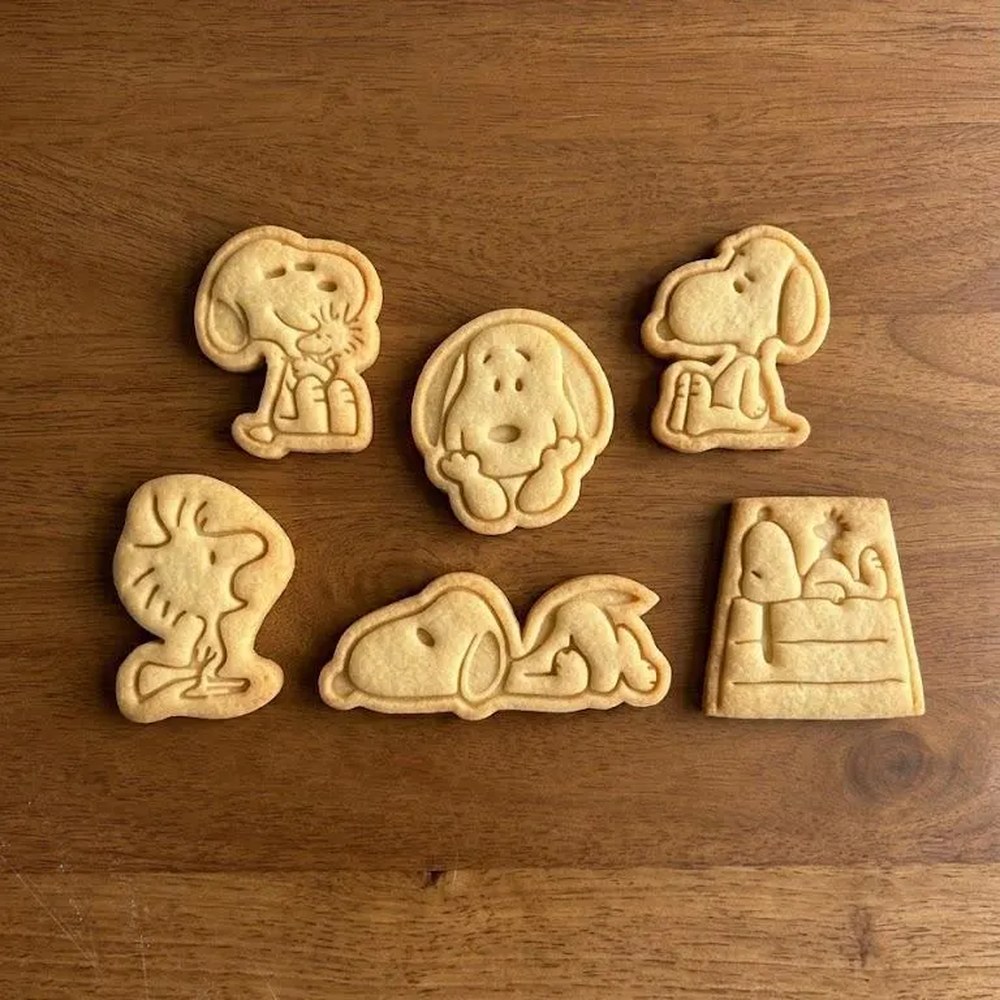 Bake Sales & Fundraisers & Birthday Parties - Snoopy & Peanuts Cookie Cutter Set - 6 Cutters - Food-Safe Cookie Cutter - View 3