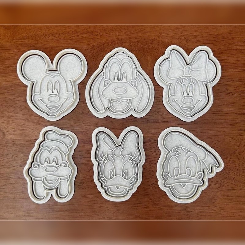 Mickey & Friends cookie cutters - Stamp and Bake